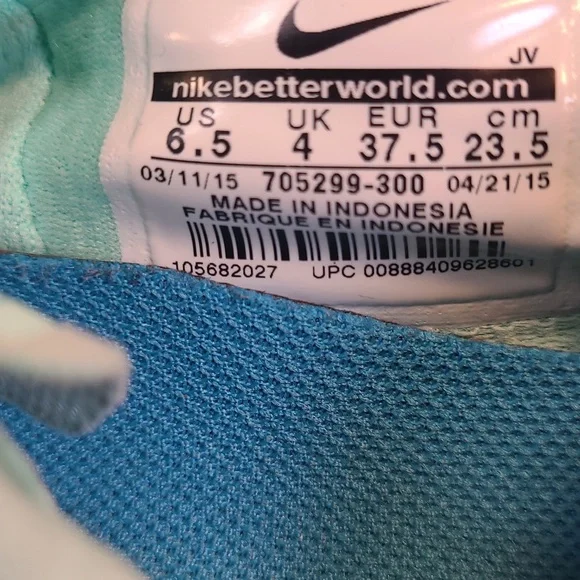 Nike Women's Flex Furry 7 Green Athletic Shoes - Picture 10 of 10